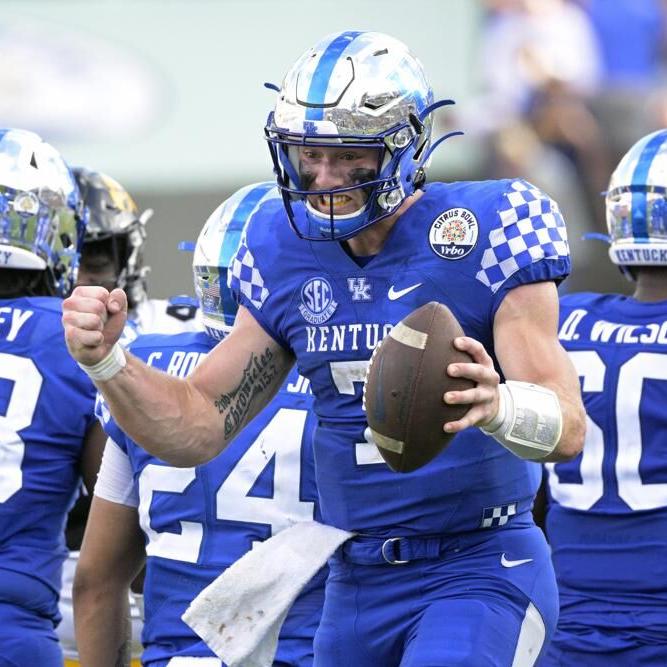 No. 25 Kentucky rallies late to beat No. 17 Iowa 20-17